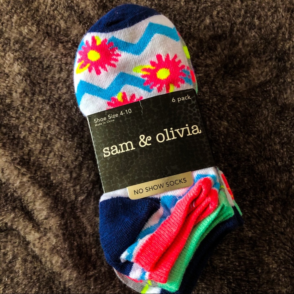 NWT SAM AND OLIVIA SOCKS